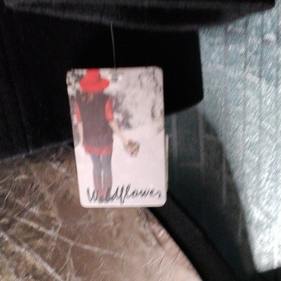 Women's Coat - Picture 2 of 4